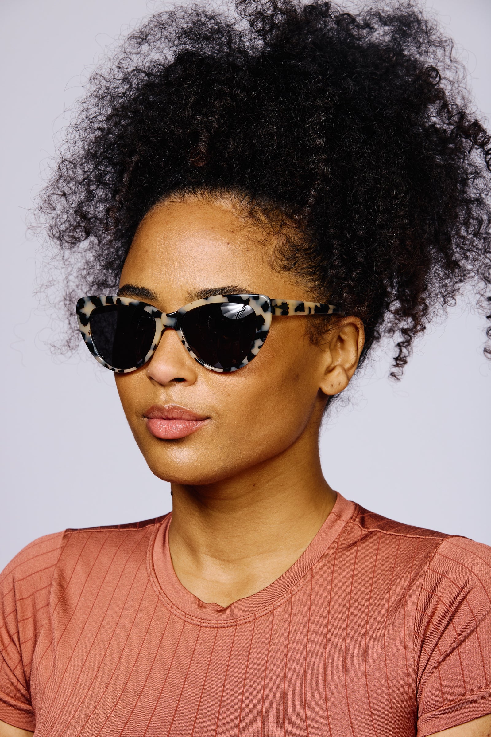 PRISM‎ LONDON Sydney Sunglasses 55-16-140 Tortoiseshell Acetate Italy SWAROVSKI Constella Cat Eye Sunglasses Milky Pink Acetate  main image 3